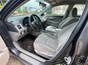 Toyota Corolla 2012 Gray