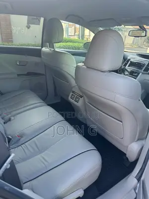Toyota Venza AWD 2011 Gray