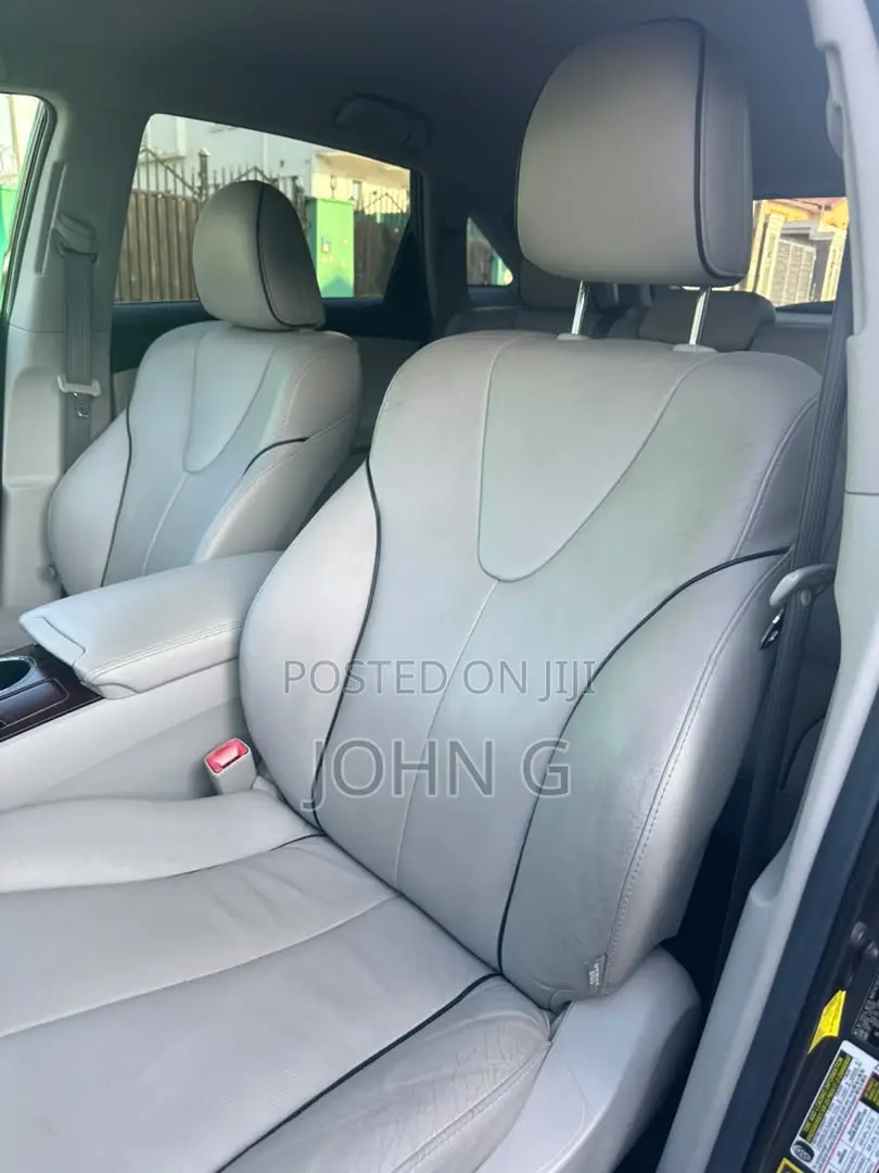Toyota Venza AWD 2011 Gray