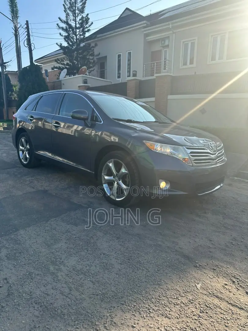 Toyota Venza AWD 2011 Gray