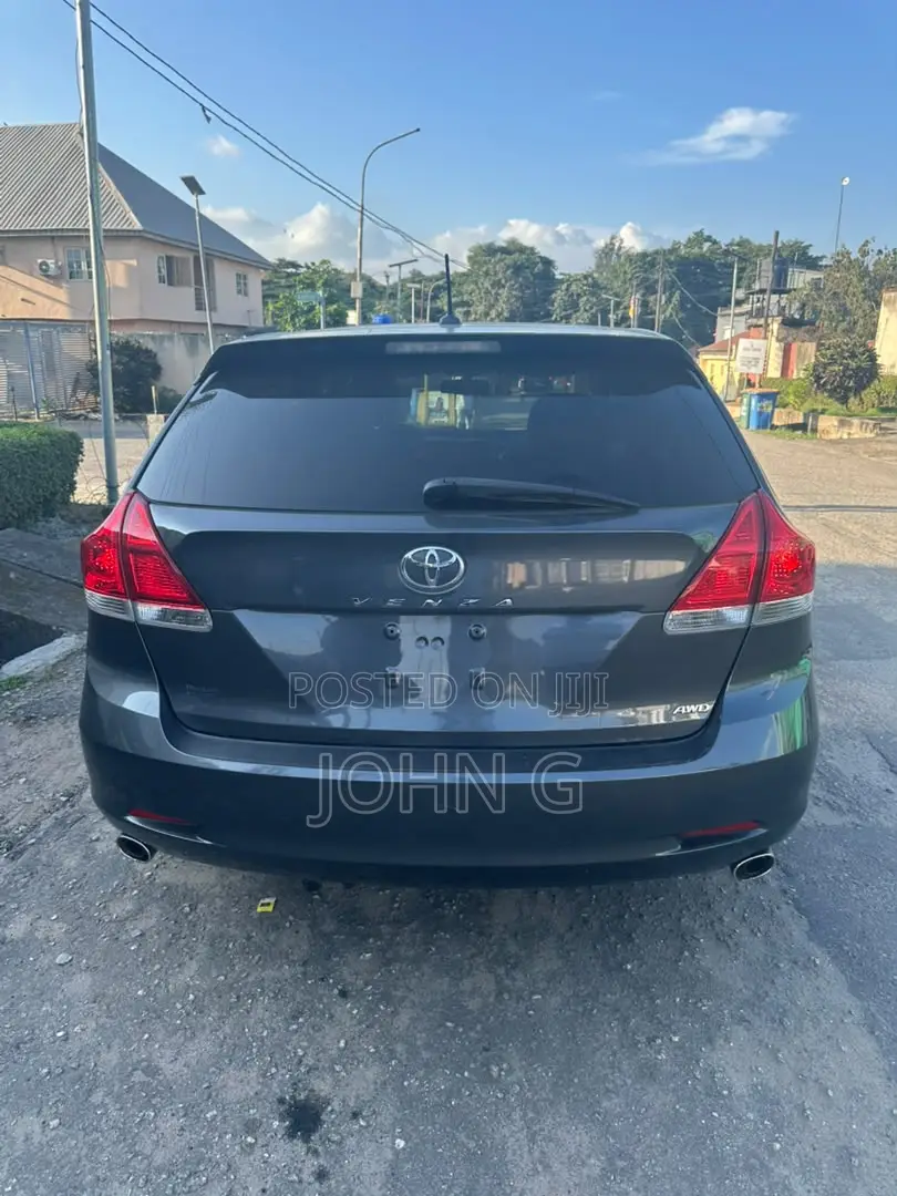 Toyota Venza AWD 2011 Gray