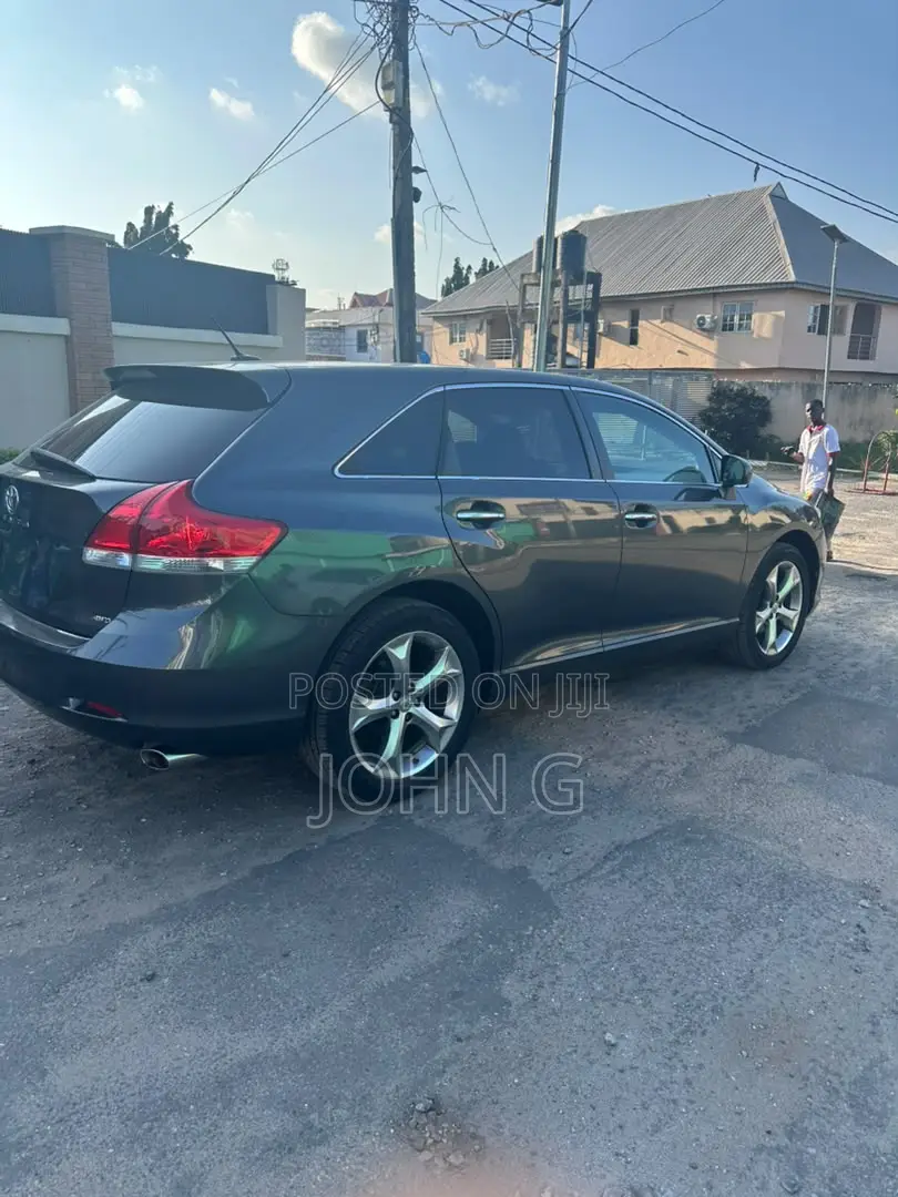 Toyota Venza AWD 2011 Gray