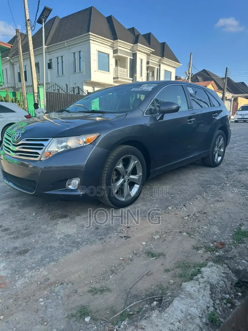 Toyota Venza AWD 2011 Gray
