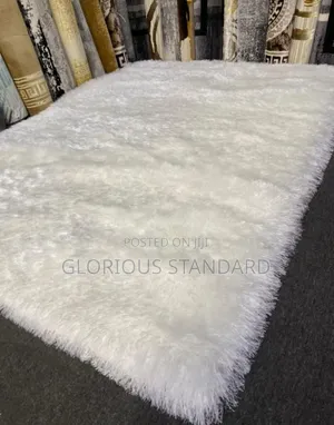 4 by 6 Center Rug With Wood  White