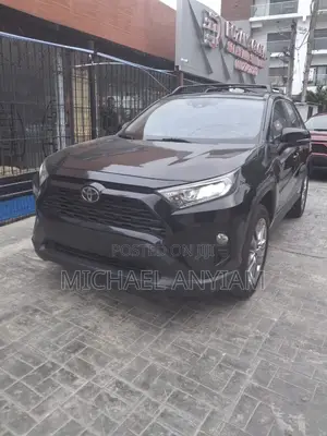 Toyota RAV4 XLE FWD 2020 Black