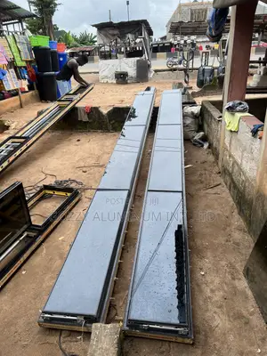 Cutting Wall and Single Panel Frameless Windows
