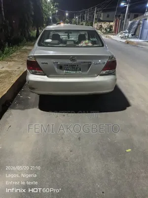 Toyota Camry 2025 Silver