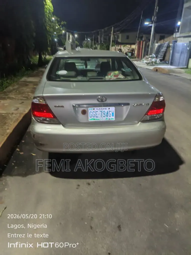 Toyota Camry 2025 Silver