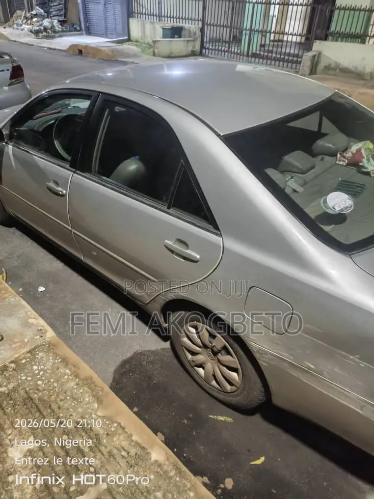 Toyota Camry 2025 Silver