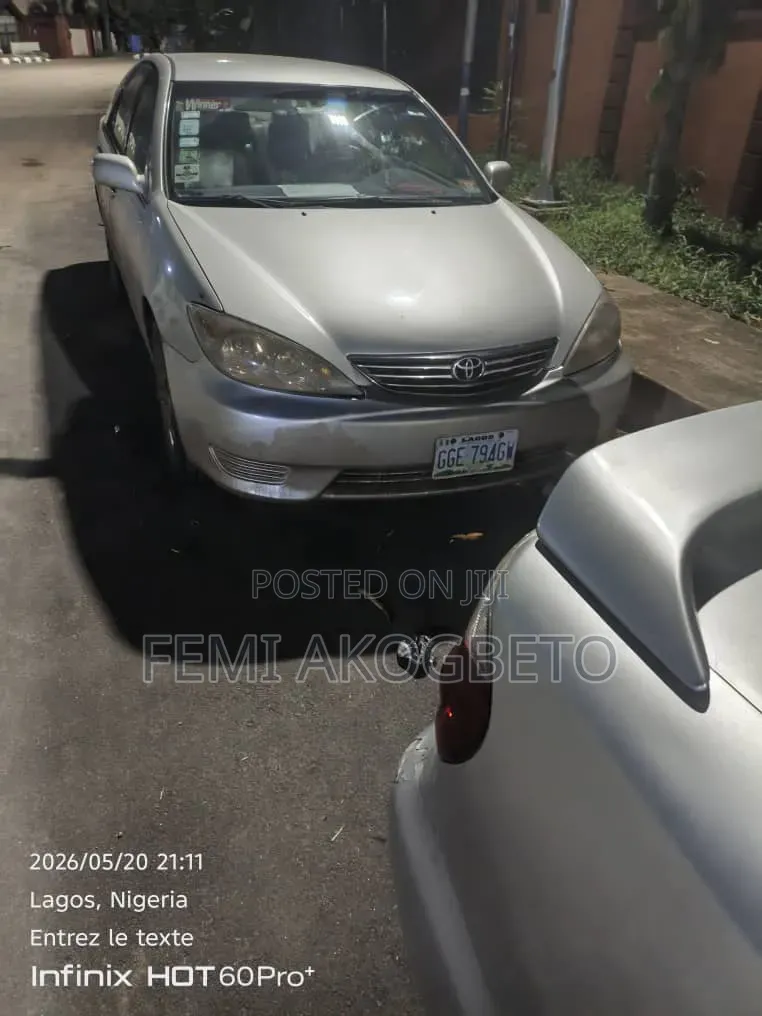 Toyota Camry 2025 Silver