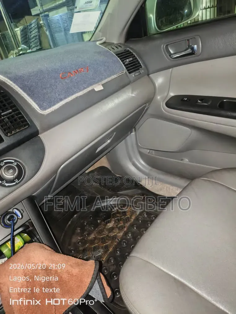 Toyota Camry 2025 Silver