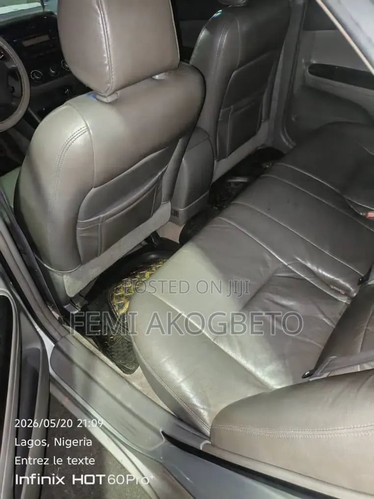 Toyota Camry 2025 Silver