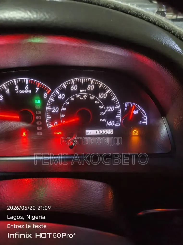 Toyota Camry 2025 Silver