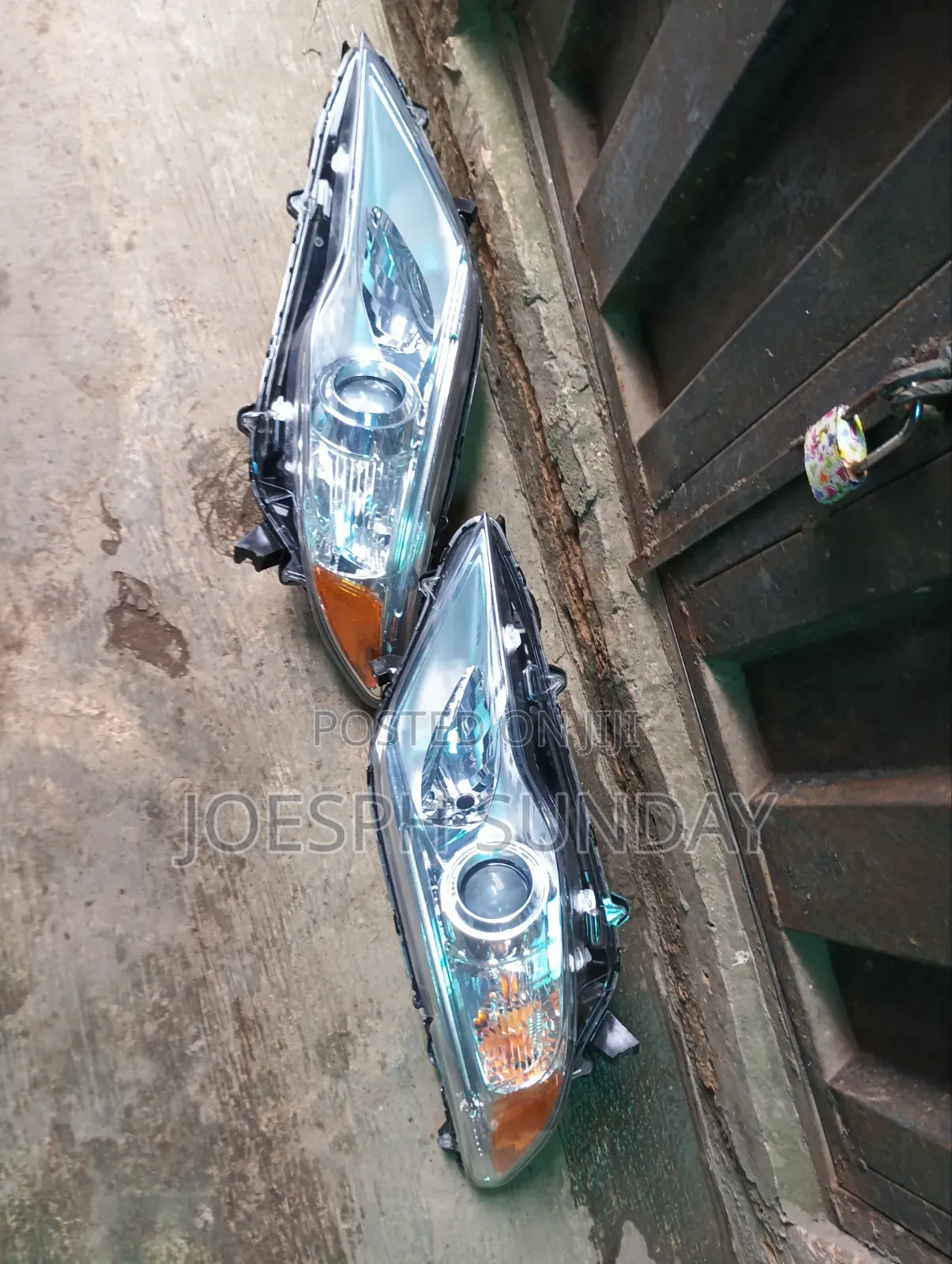 Headlamp Avalon 2012