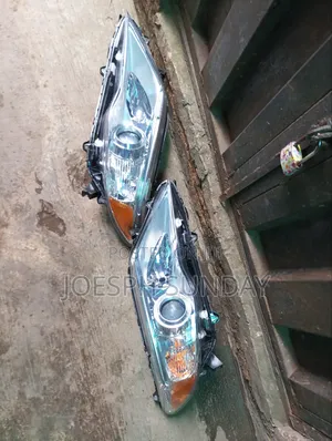 Headlamp Avalon 2012