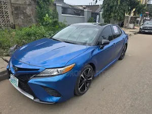 Toyota Camry 2018 Blue