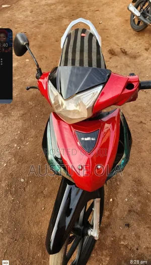 Moto Guzzi 2022 Red