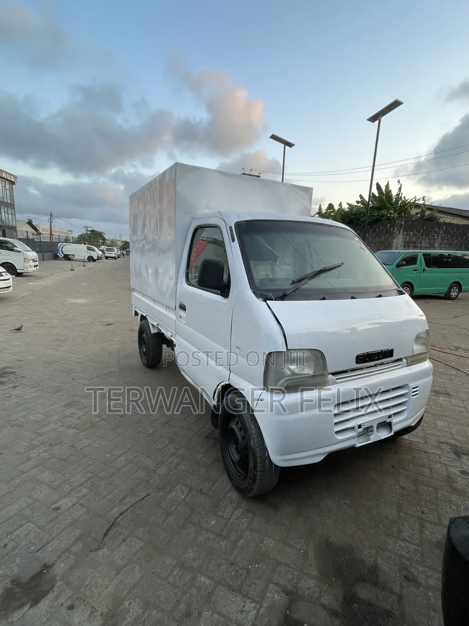 Suzuki Every 2012 White
