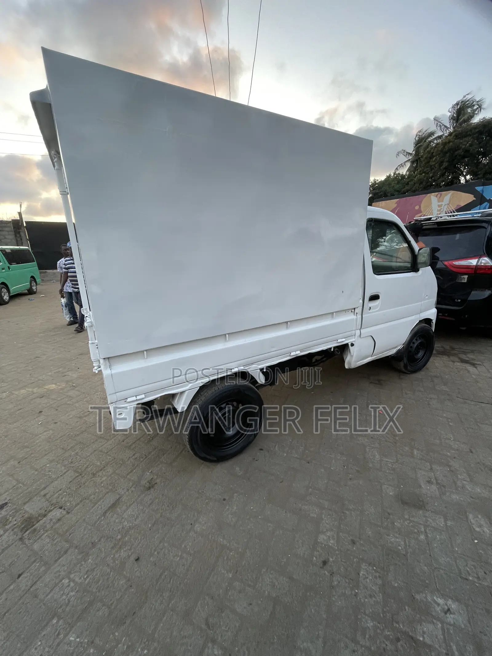Suzuki Every 2012 White