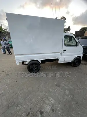 Suzuki Every 2012 White