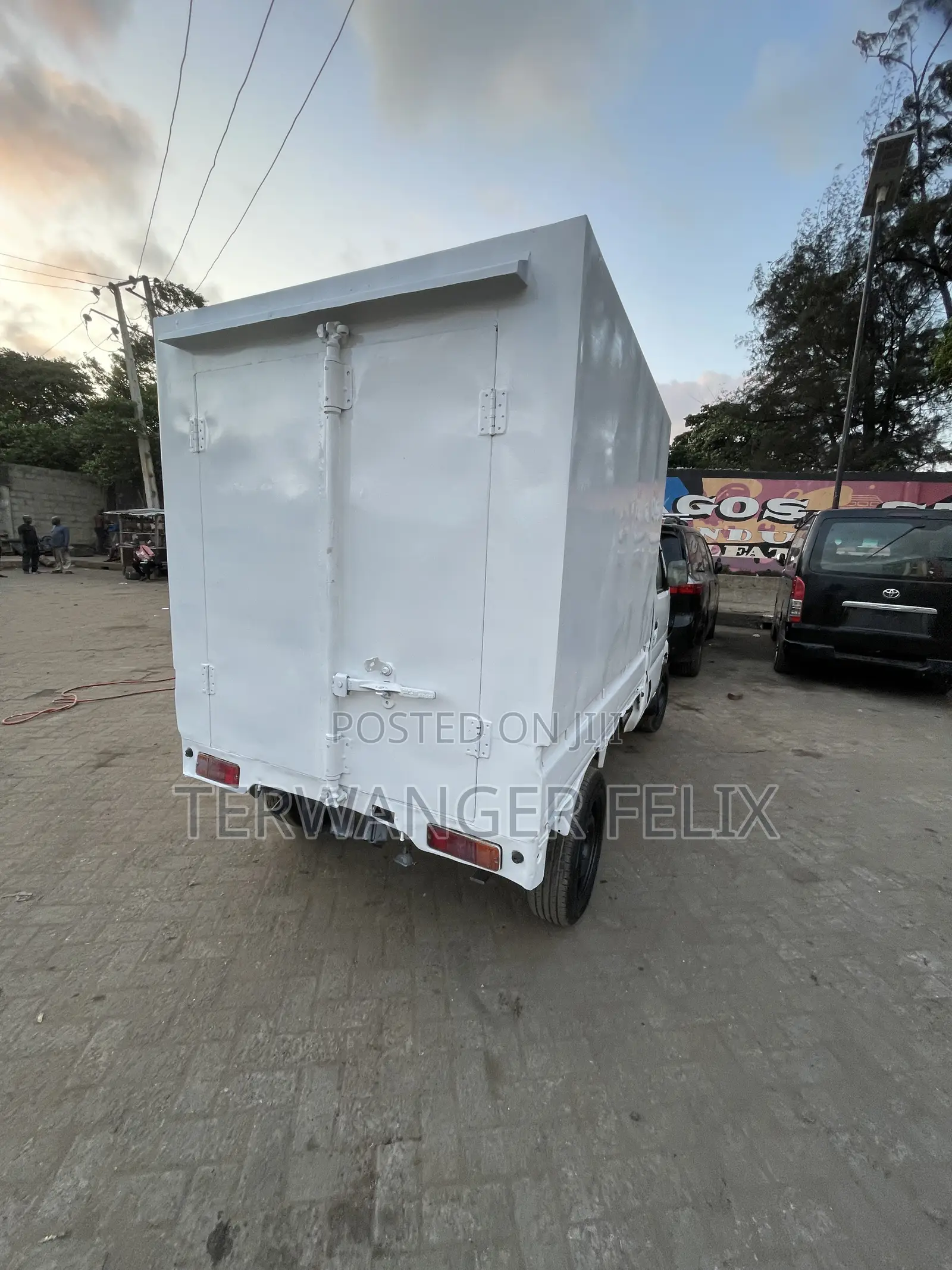 Suzuki Every 2012 White