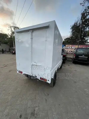 Suzuki Every 2012 White