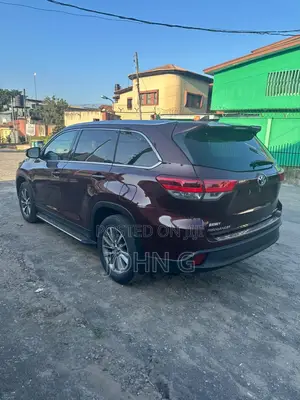 Toyota Highlander XLE 2019 Burgundy