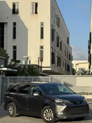 Toyota Sienna 2024 Gray