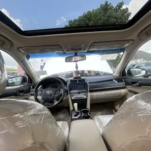 Toyota Camry XLE 4dr Sedan (2.5L 4cyl 6A) 2012 White