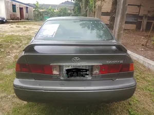 Toyota Camry 2001 Gray
