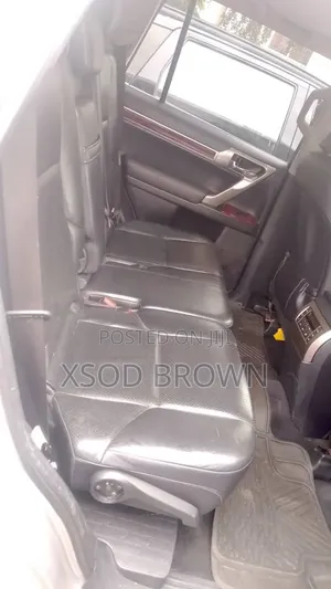 Lexus GX 2011 Silver