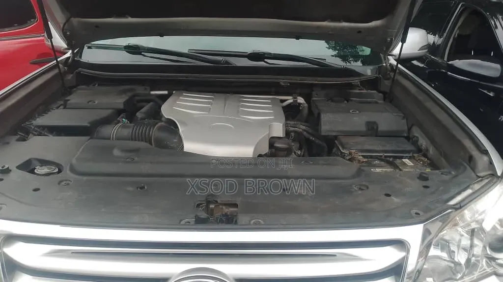 Lexus GX 2011 Silver