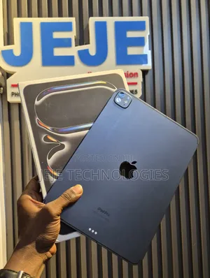 Apple iPad Pro 11 (2024) 1 TB Black