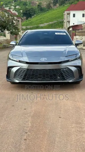 Toyota Camry 2025 Gray