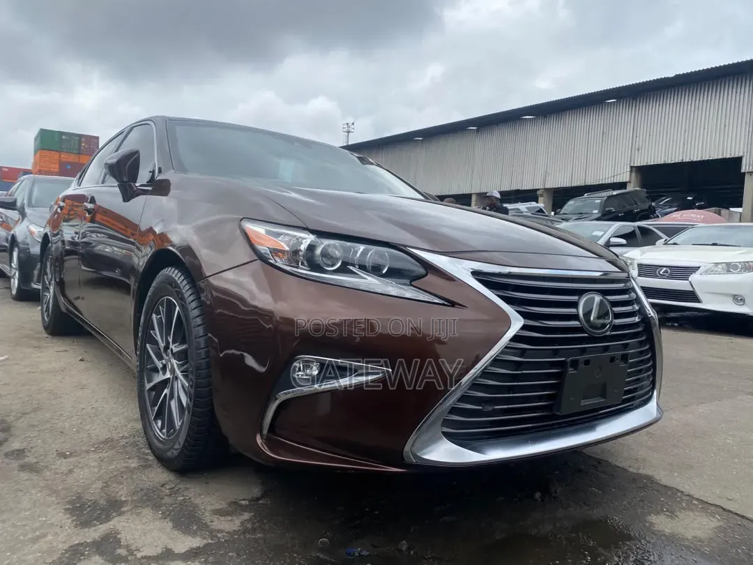 Lexus ES 2017 Brown