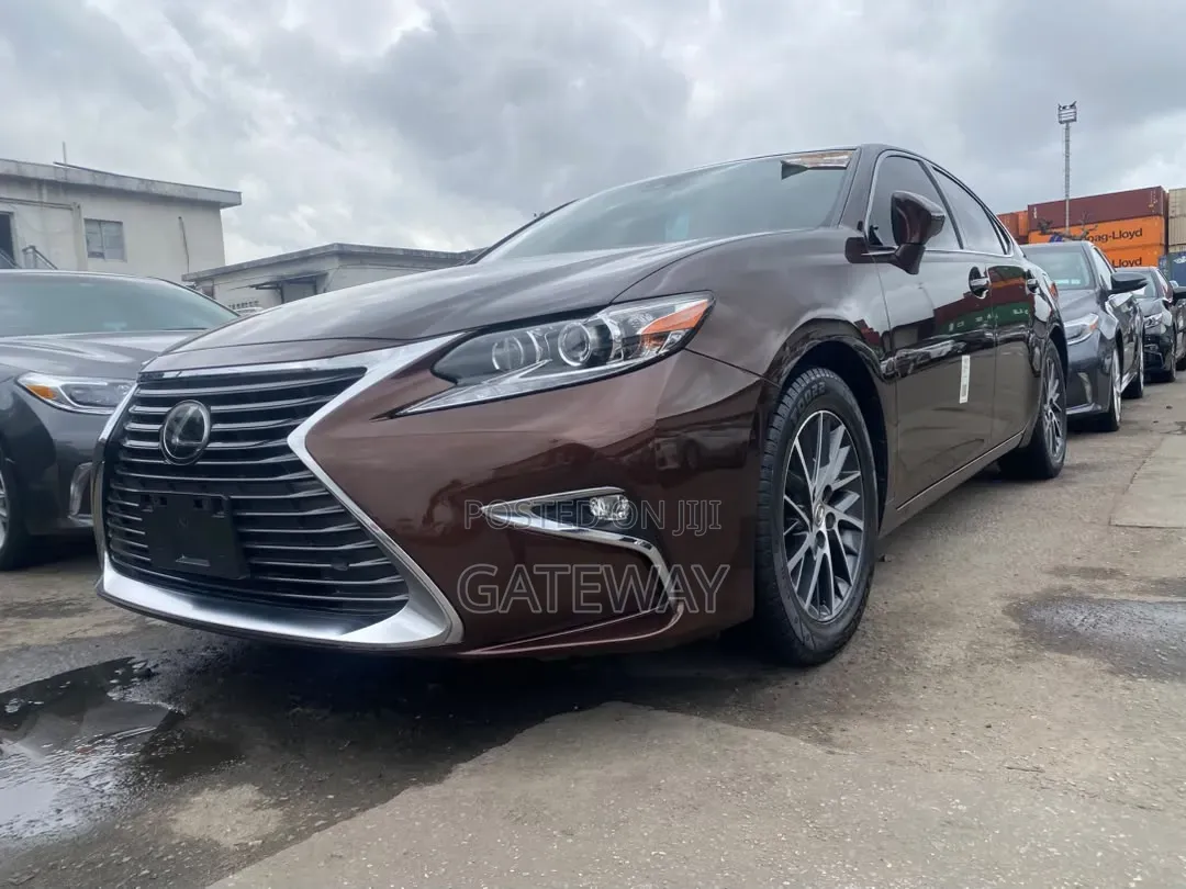 Lexus ES 2017 Brown