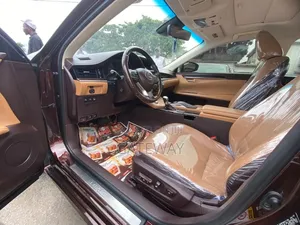 Lexus ES 2017 Brown