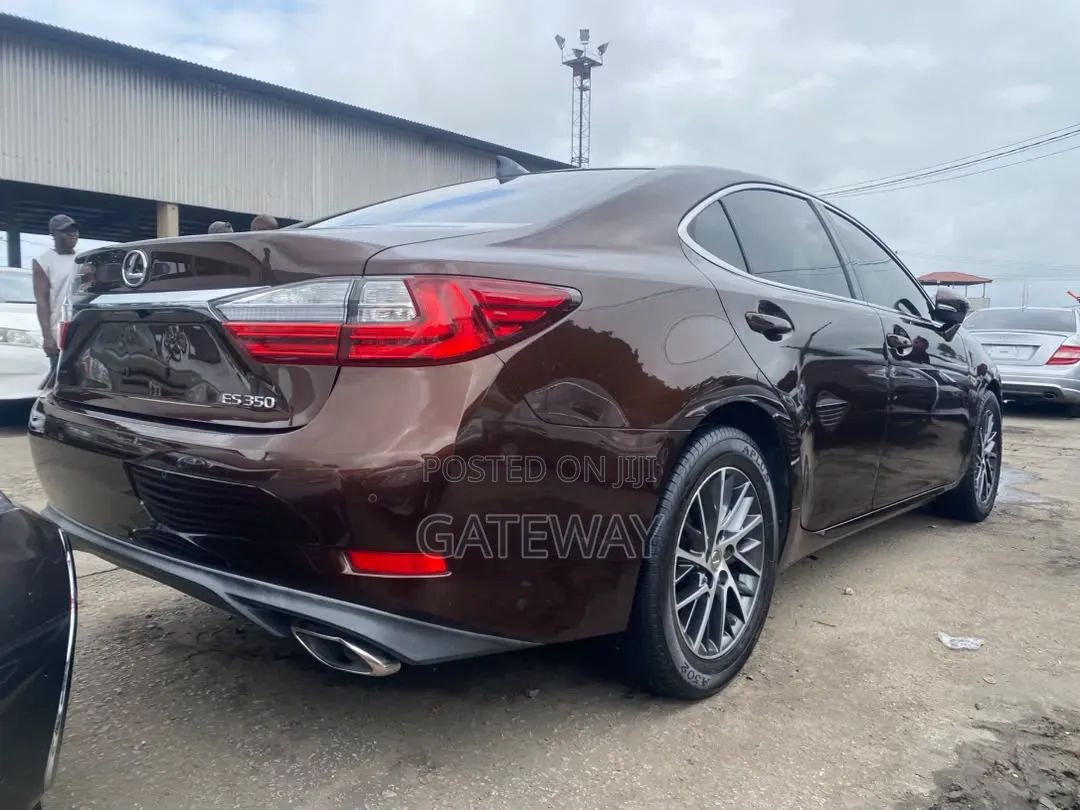 Lexus ES 2017 Brown
