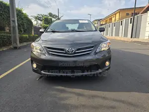 Toyota Corolla XLE 4dr Sedan (1.8L 4cyl 4A) 2009 Gray