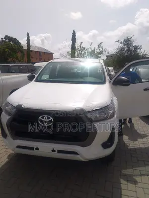 New Toyota Hilux 2026 White
