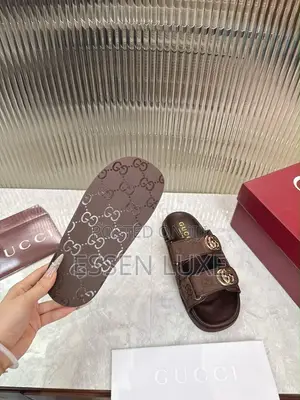 Strap Gucci Slides