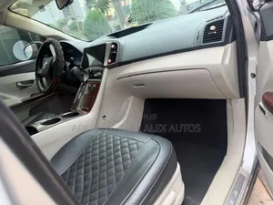 Toyota Venza 2011 Silver