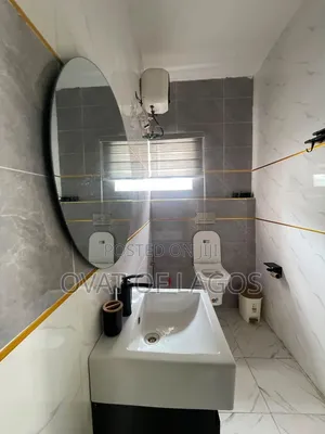 2bdrm Apartment in Lekki Phase 1 for rent