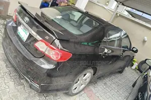 Toyota Corolla 2012 Black