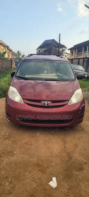 Toyota Sienna 2010 Beige
