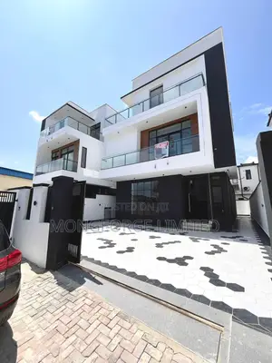 5bdrm Duplex in Chevron for sale