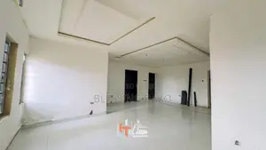 3bdrm Block of Flats in Helium Apartment, Pipeline for sale