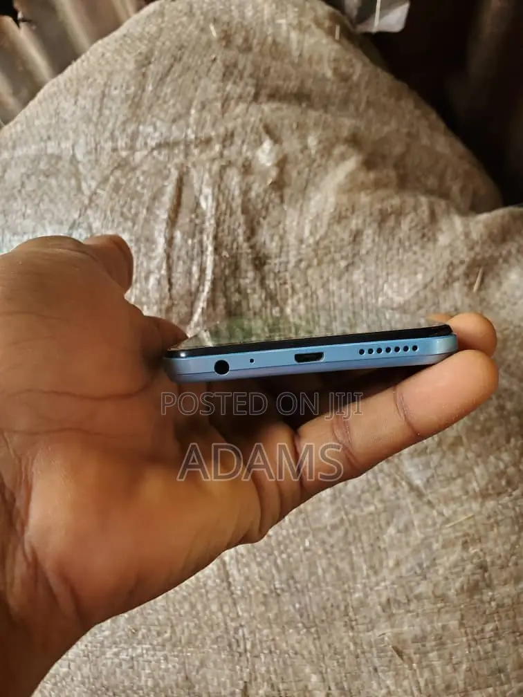 Itel S18 64 GB Blue