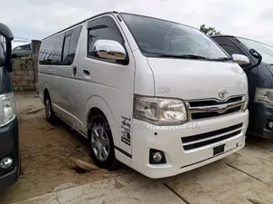 Toyota HiAce 2012 White