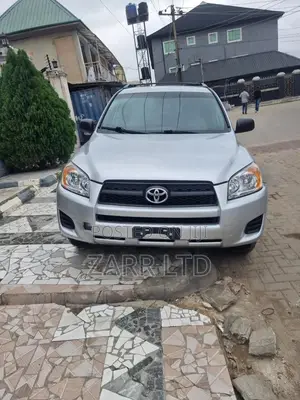 Toyota RAV4 2011 Silver